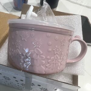 Pink Embossed Ceramic Mug with Lid